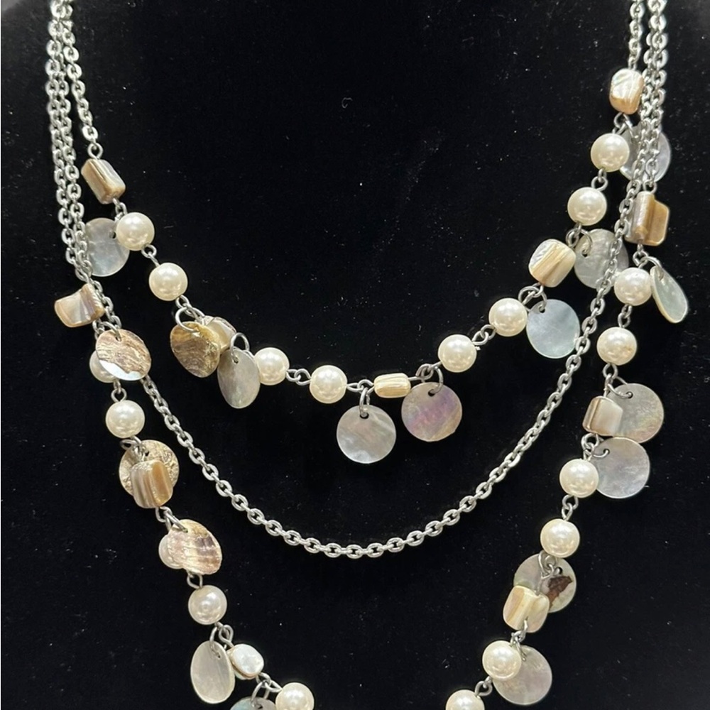 Premier Designs Silver and Pearl Charm Necklace Vintage